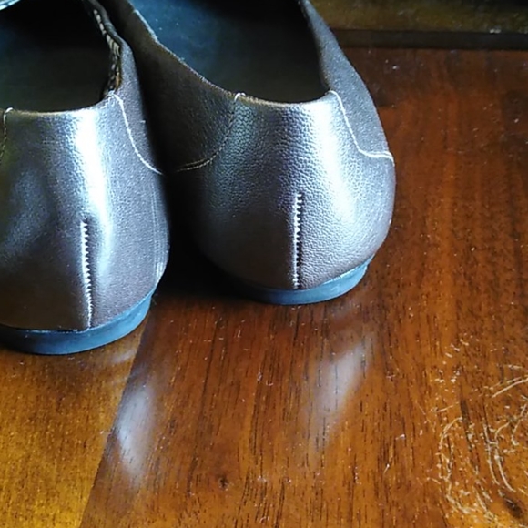 Clarks - Picture 2 of 7